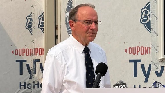 Wisconsin GOP governor candidate swims from sinking plane after emergency lake landing