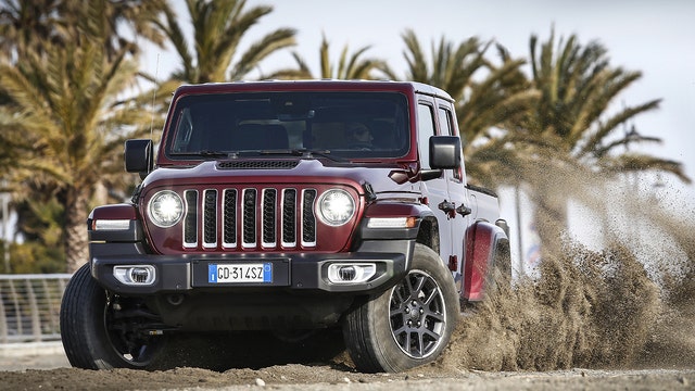 US regulators close Jeep fire danger investigation amid Stellantis recall of 1M vehicles