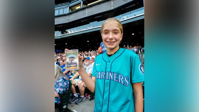 Teen flips ultra-rare 1-of-1 gold Jimothy rookie card for major payday on eBay