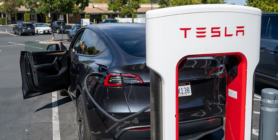 Trump declares end to ‘EV mandate’ with new fuel economy standards