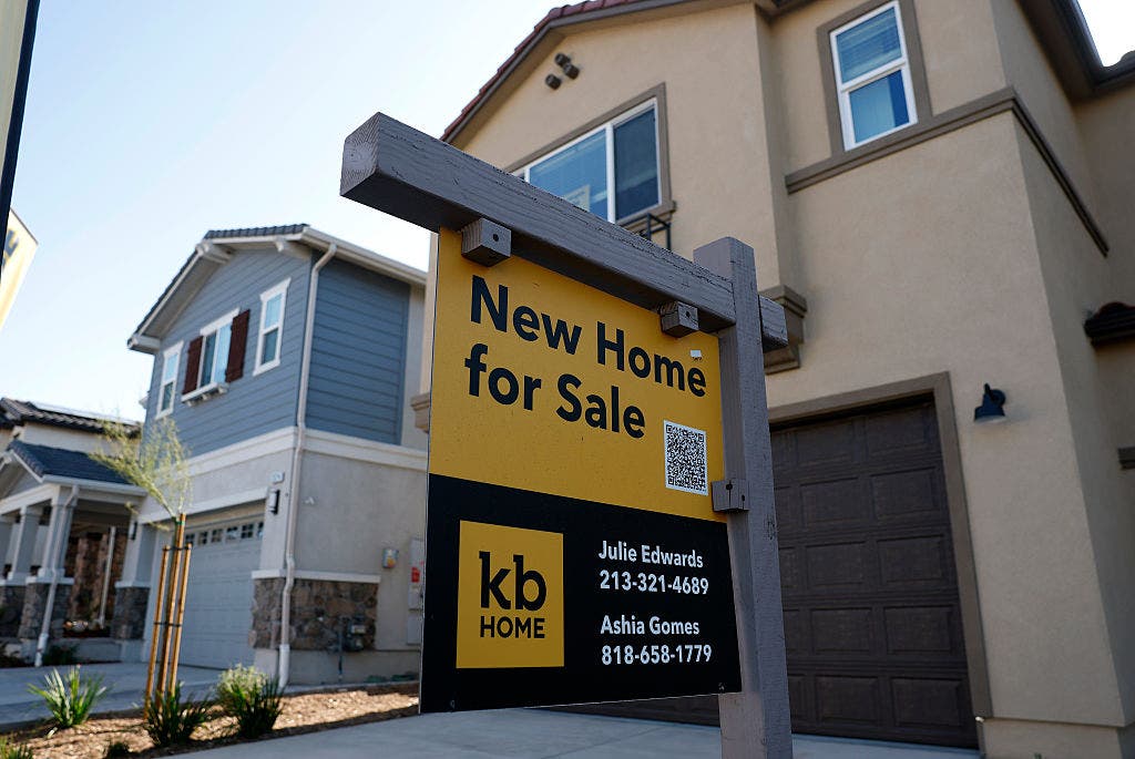 Mortgage rates rise for seventh straight week, squeezing homebuyers