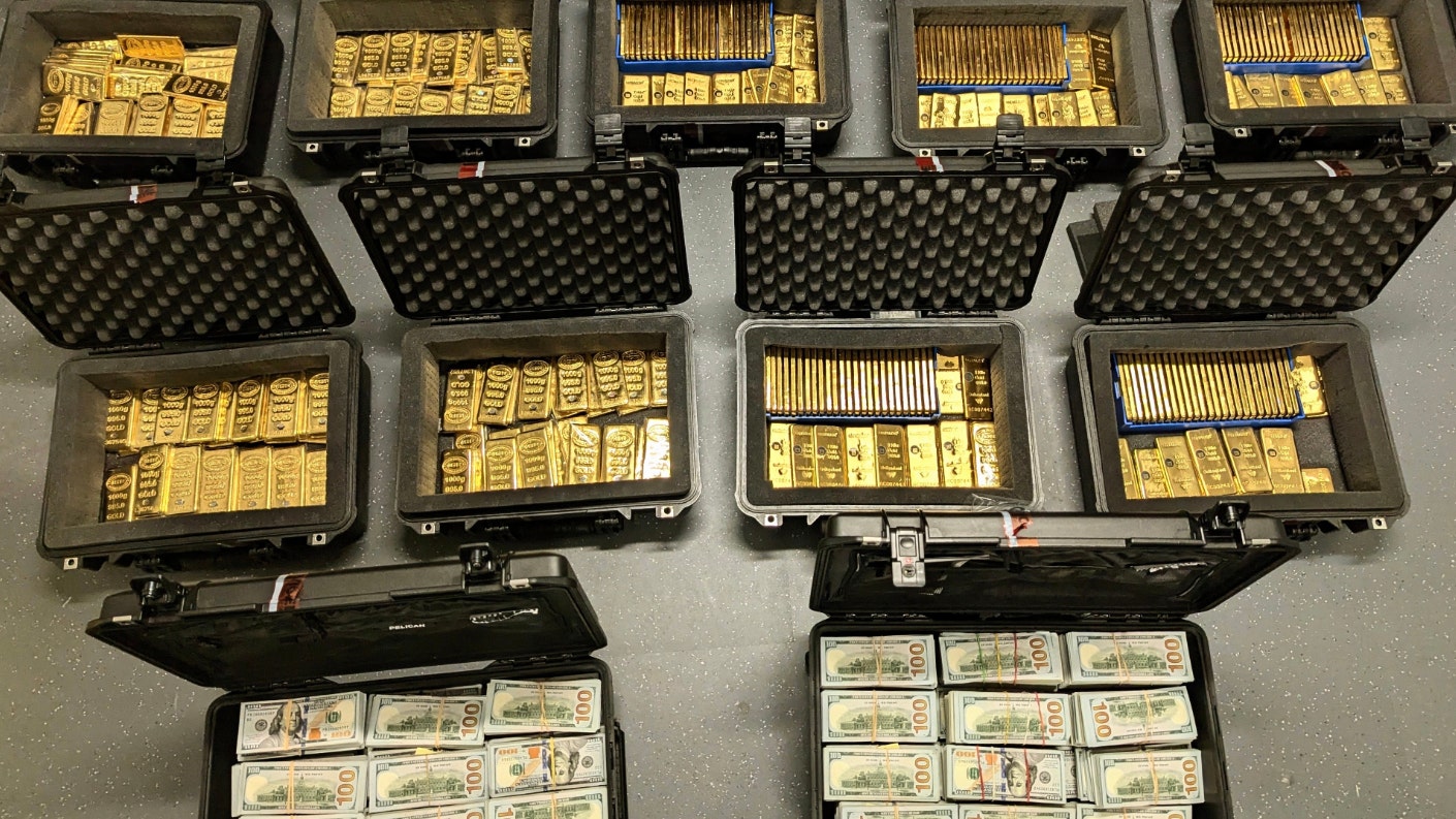Ex-federal employee pleads guilty to $194M fraud scheme