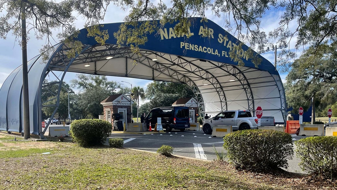 3 US Navy sailors assigned to Naval Air Station Pensacola killed in car crash