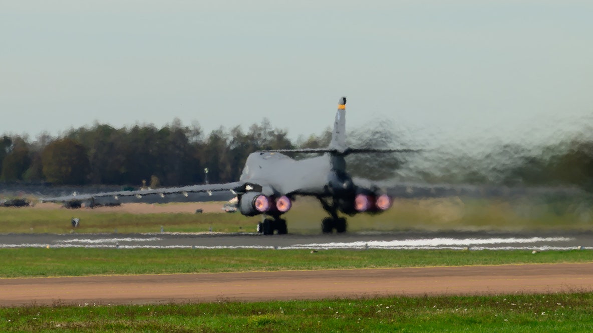 US pulls all bombers from British airbase after alleged terror plot