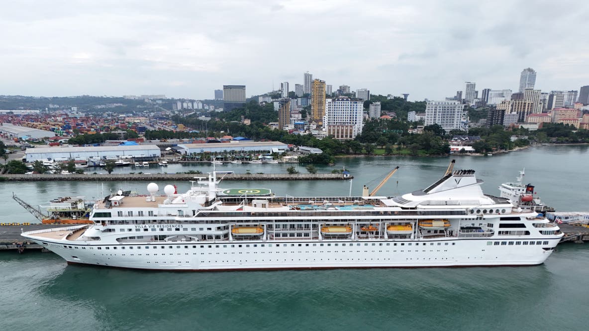 US cruise ship strands over 200 passengers because it can't afford fuel