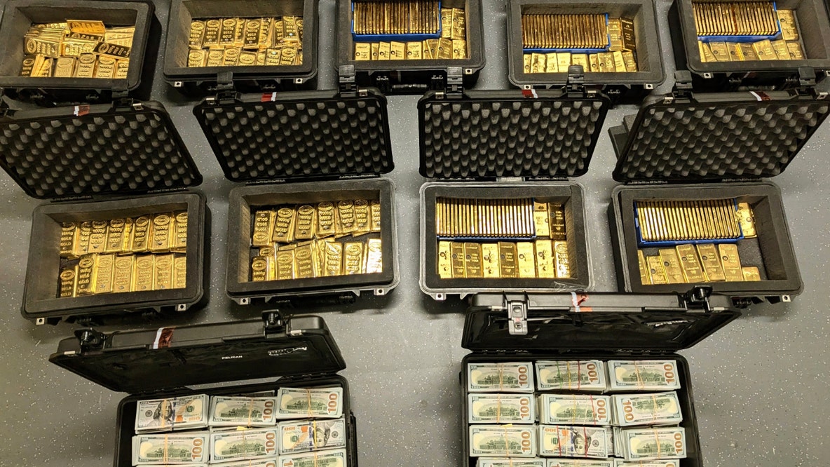 Ex-federal employee pleads guilty to $194M fraud scheme