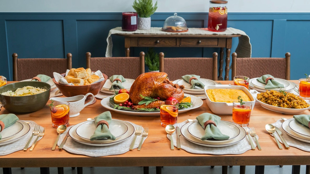 Walmart's holiday meal basket offers meal for 10: How much it costs and what's included