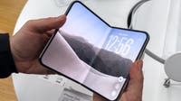 iPhone Duo users report screen problems, Apple offers replacements