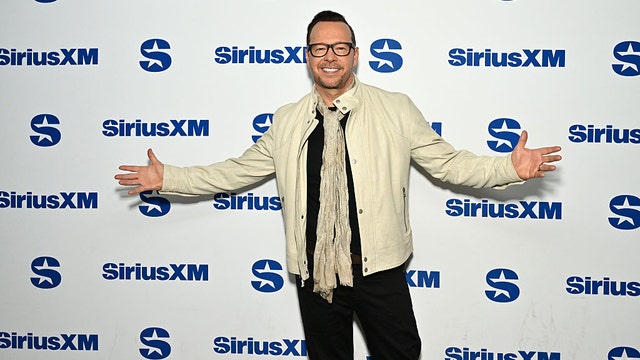 Donnie Wahlberg says he was aboard private jet that ran off Vegas runway: 'God covered us'