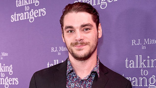 'Breaking Bad' star RJ Mitte dies at 34: Reports