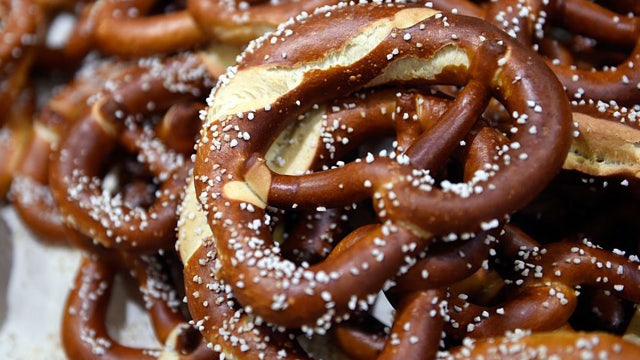 Students served pretzels covered in oven cleaner, lawsuit claims