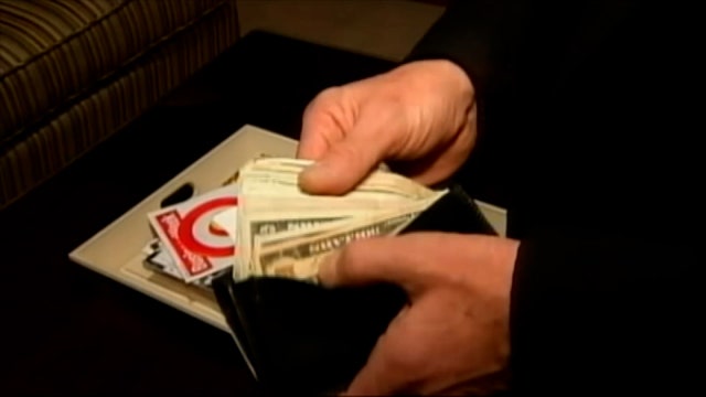 Tipping went from ‘un-American’ to unavoidable, economist says; why that could be a good thing