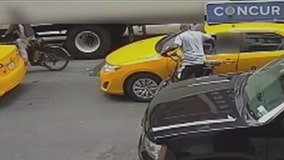 Cyclist robbing cabbies in Manhattan