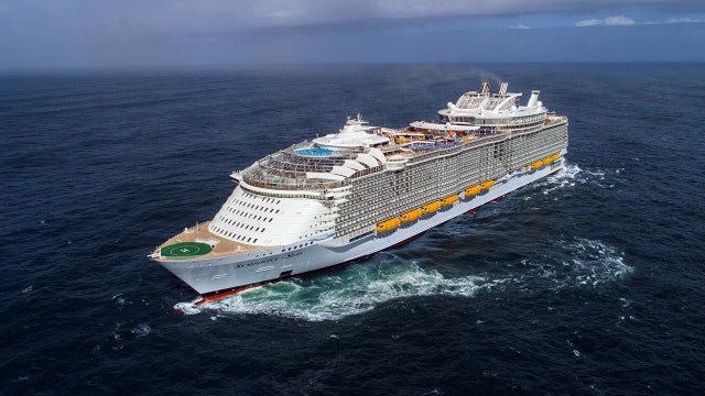 World's largest cruise ship ready to sail