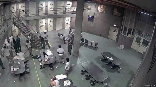 16 inmates charged with mob action in Cook County Jail fight