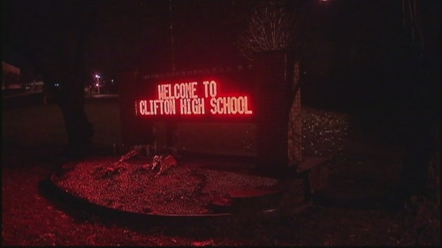 Cops: 5 children detained in Clifton bomb plot