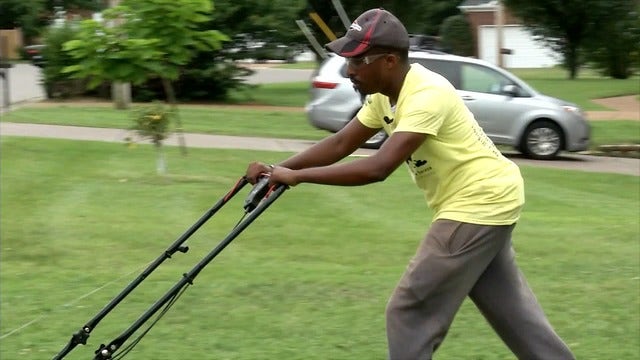 Man traveling U.S. to mow lawns in every state makes stop in North Texas