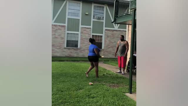 Woman swings baseball bat as fight breaks out at SE Houston apartment complex