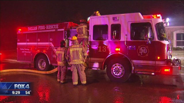 Basketball players praised for saving Dallas family from fire