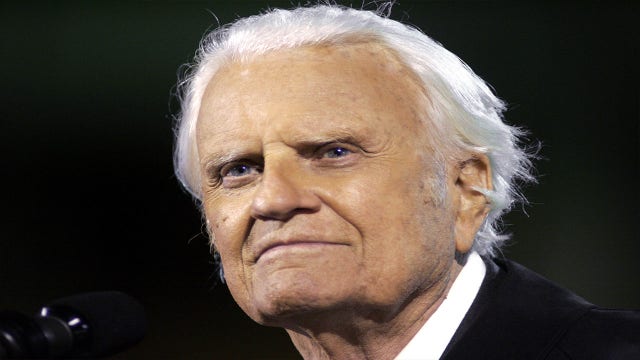 Billy Graham's body makes journey home to Charlotte