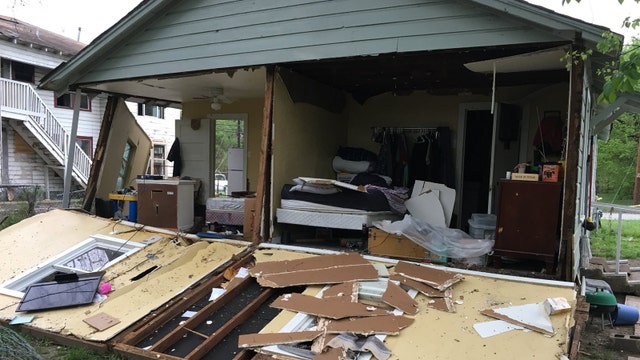 2 hurt in house explosion near Dallas' Fair Park