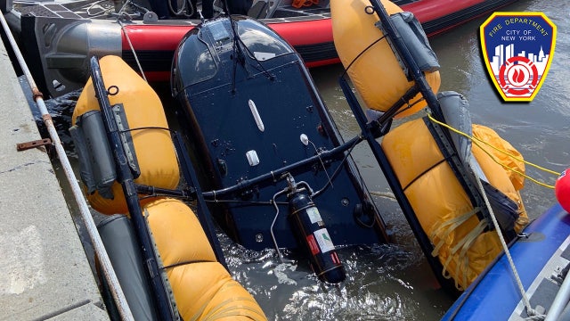 Helicopter crashes in Hudson River next to heliport