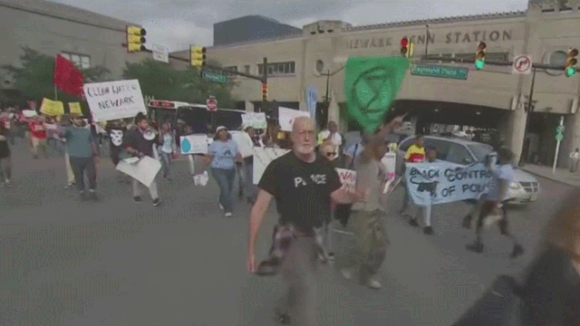 Lead water protesters descend on Newark during VMAs
