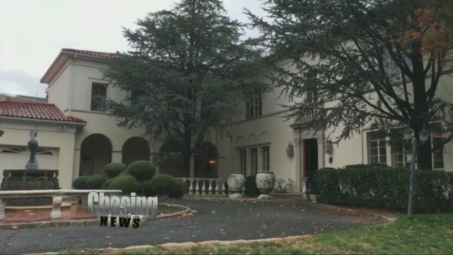 Former home of mobster up for auction