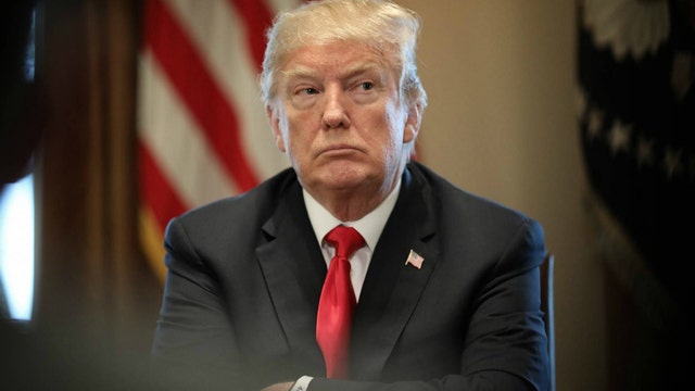 Trump hires lawyer who represented Clinton in impeachment