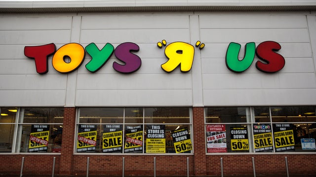 Toys R Us founder Charles Lazarus dies as stores prepare to close