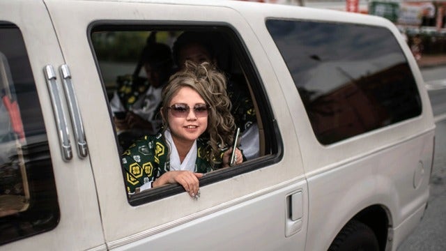 NJ school district bans limos, luxury vehicles at prom