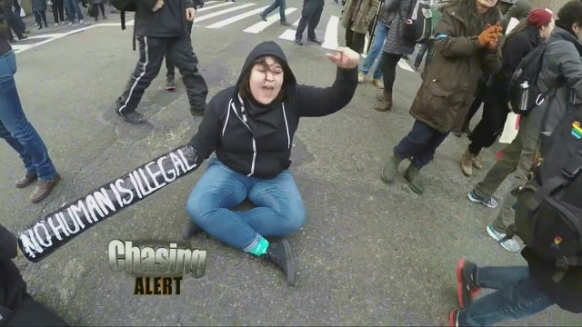 Immigration activists block route to Holland Tunnel