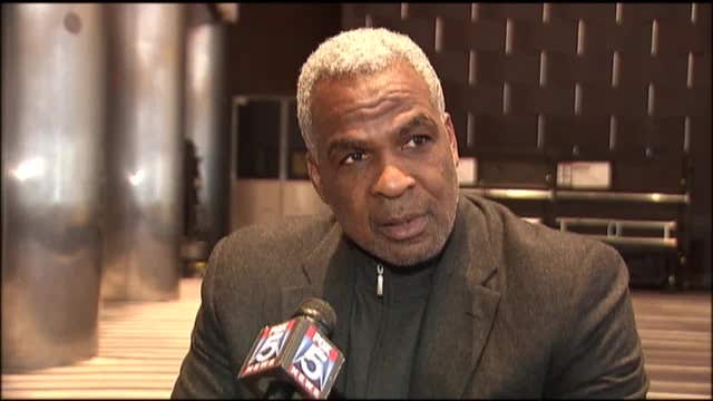 Charles Oakley denies provoking arrest
