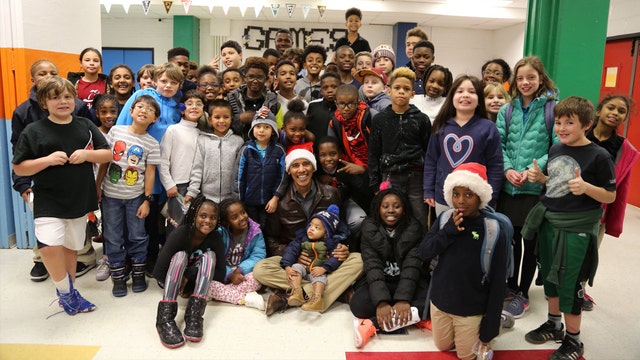 Former President Obama brings gifts during surprise visit at Boys and Girls Club in DC