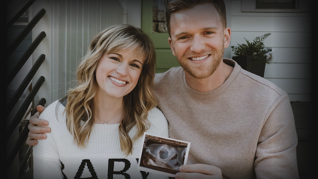 Mobile app lets parents-to-be track baby's development