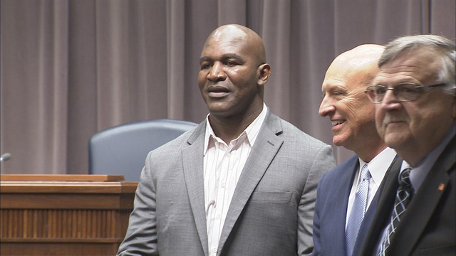 Boxing great Evander Holyfield now fighting crime, gangs