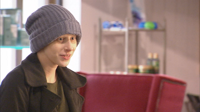 Atlanta teen's gift-giving chain continues to change lives