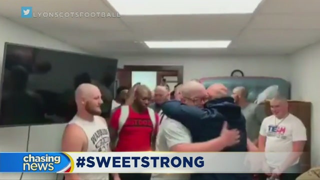 Players shave heads to support coach with cancer