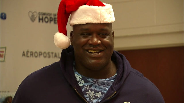 NBA star Shaquille O'Neal brightens Christmas for children