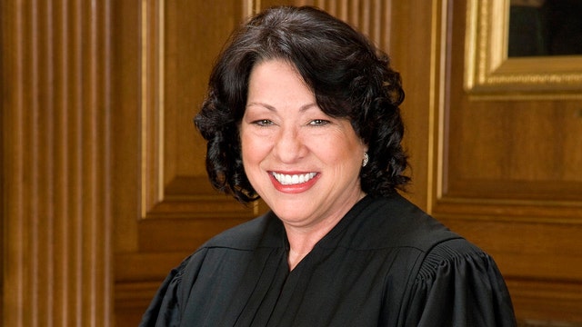 Supreme Court says Sotomayor breaks shoulder in fall at home