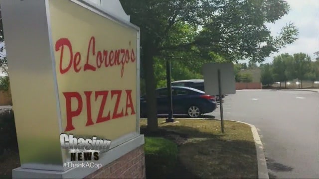 #ThankACop with pizza