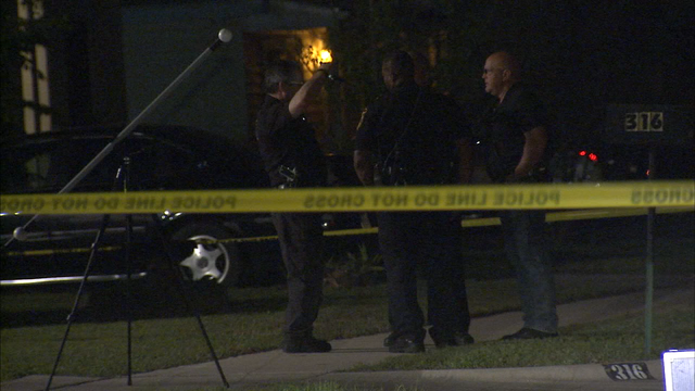 Hurst homeowners find man dead in driveway