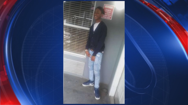 Police: woman used dating app to lure, rob teen