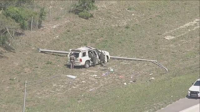 SUV with 8 people from Georgia overturns in Florida