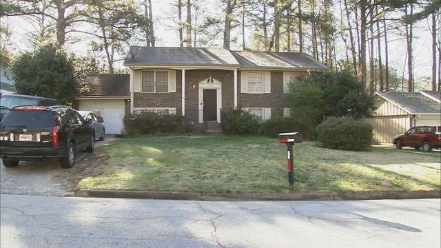 Baby found abandoned outside Fulton County home