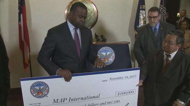 Atlanta mayor pledges grant for Puerto Rico, U.S. Virgin Islands