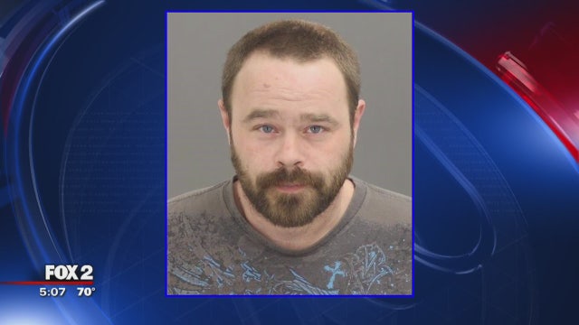 Warren man accused of incest, fathering child with his daughter