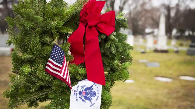 Wreaths Across America a humbling holiday tradition for families at Arlington National Cemetery