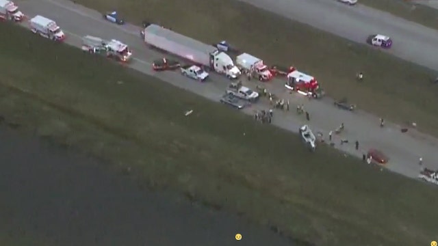 1 dead, several injured in multi-car crash on Alligator Alley segment of I-75