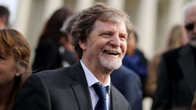 Supreme Court rules in favor of Colorado baker in same-sex wedding cake case